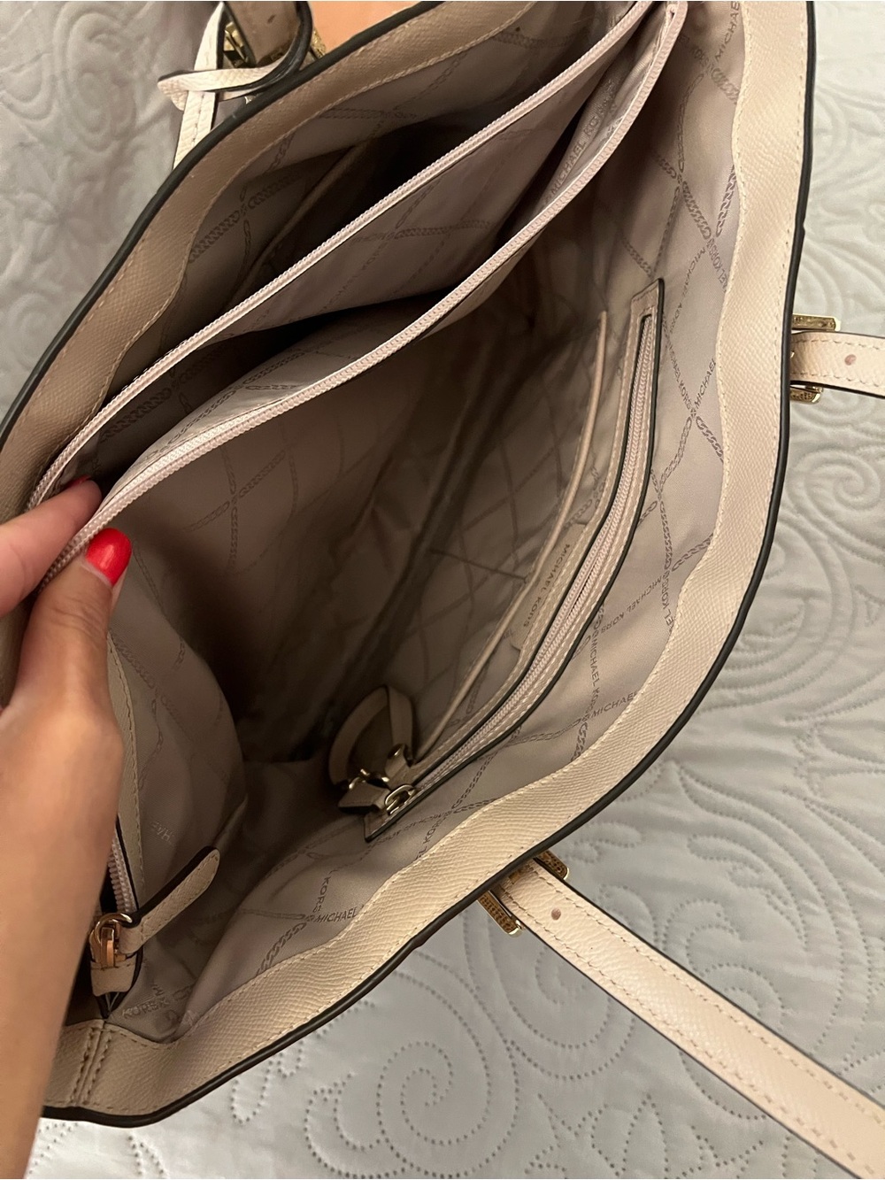 Michael Kors Rose Gold Signature Tote with Matching Wallet - Picture 10 of 12